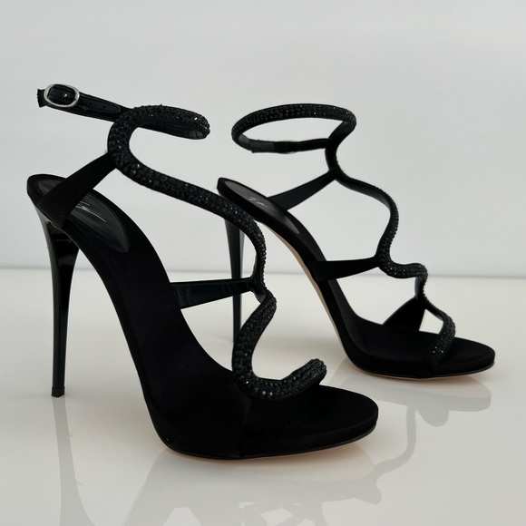 GIUSEPPE ZANOTTI BLACK SATIN CRYSTAL STUNNING SANDALS SIZE IT 37.5 / US 7.5 NEW! - Picture 11 of 17